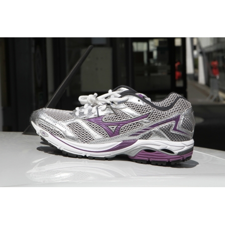 MIZUNO WAVE LASER W